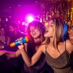 blind test et karaoke la recette d une soiree reussie a paris
